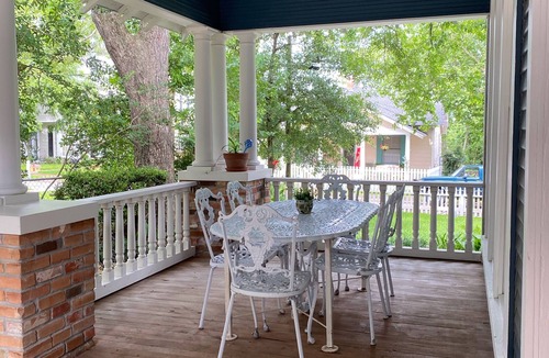 Brenham House | Jenn’s Den