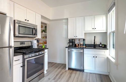 Victorian Village Apartment | Jungle House Boutique Residences – Downtown Columbus & Short North
