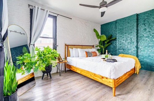 Italian Village House | Jungle House Downtown Columbus - Modern Boutique Suites