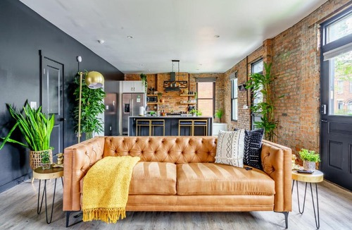 Italian Village House | Jungle House Downtown Columbus - Modern Boutique Suites