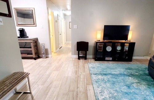 Tyler House | Just North of Downtown