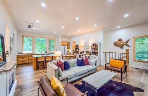 Texanna House | Just Steps to Lake Eufaula with Jungle Book Vibes