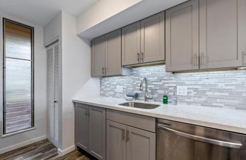 Kahana Apartment | Kahana Villa F208- Ocean view spacious 2 bedroom across from beach