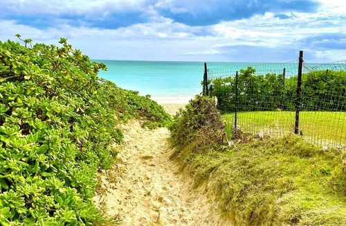 Kalama Tract House | Kailua Beach Lofty Bungalow - A premier luxury beachside bungalow