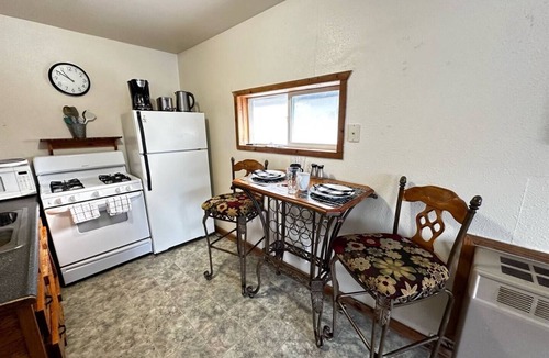 Kalifornsky Cabin | Kenai Beachfront Cabin 2 - Middle of Kenai and Kasilof river fishing grounds