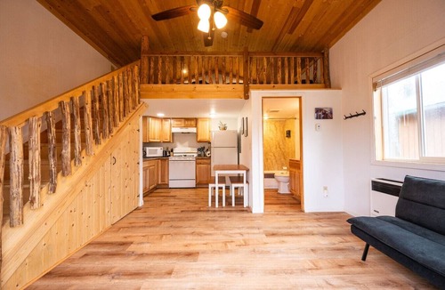 Kalifornsky Cabin | Kenai Fishing Cabin | Full Kitchen & Fire Pit