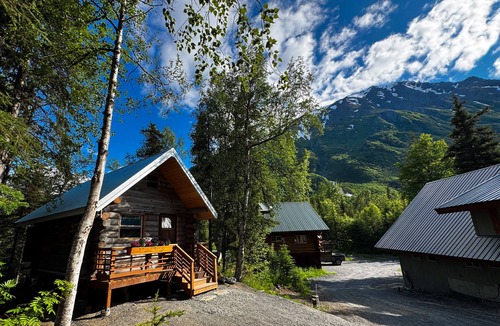 Moose Pass Cabin | Kenai Peninsula Cabin centrally located between Seward & Cooper Landing.