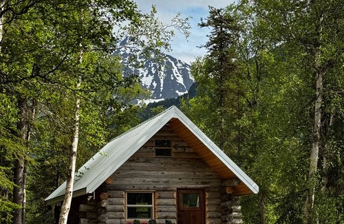 Moose Pass Cabin | Kenai Peninsula Cabin centrally located between Seward & Cooper Landing.