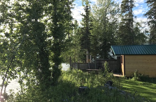 Ridgeway Cabin | Kenai River Kayak and Cabin #3 30 feet from the riverbank