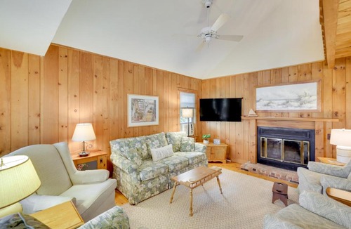Kennebunkport House | Kennebunkport Getaway w/Grill: Walk to Beach!