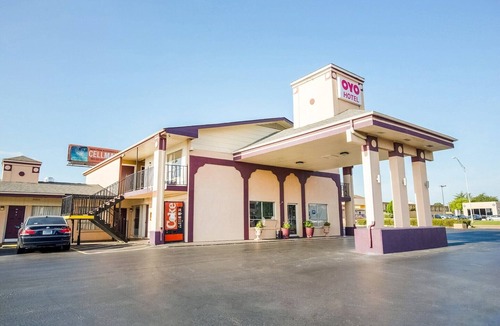 Texarkana Apartment | King Bed | Smoking|Texarkana TX