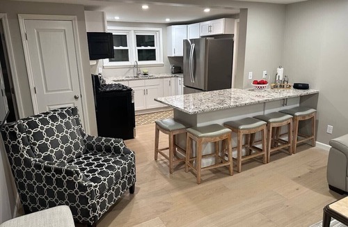 Orchard Park House | King on-suite 4 Bedroom 3 Bath House Near Stadium