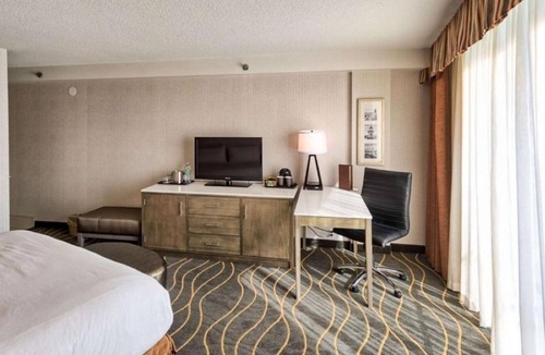 South Portland Hotel | King Room Near Maine Mall w/Heated Indoor Pool & Free Parking