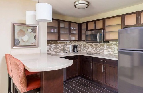Canton Apartment | King Studio | Free Breakfast, Shared Hot Tub, Pool