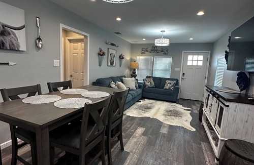 Kingsville House | Kings Villa 2 bedroom/1 bath near Texas A&M University