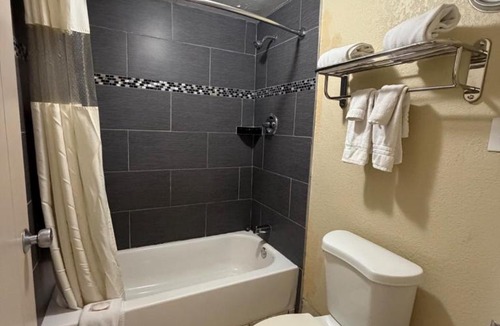 Derrick City Hotel | Kiteville Bradford