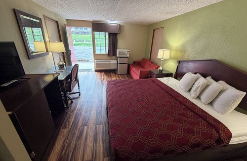 Derrick City Hotel | Kiteville Bradford