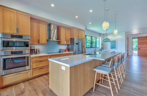 Honokowai Villa | KLVR welcomes you to Luana Garden Villa 1D upper level with partial ocean view
