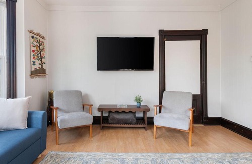 Parkside Apartment | Knock on Wood - Airy Charm in Heart of Downtown