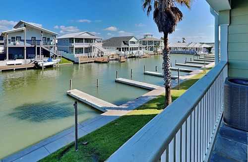 Rockport Condo | Kontiki Beach Resort #222 | Access to Bay & Pool!