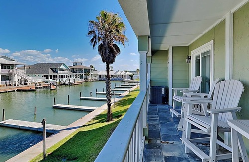 Rockport Condo | Kontiki Beach Resort #221 | Bay Views + Access to Pool!
