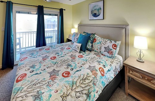 Rockport Condo | Kontiki Beach Resort #221 | Bay Views + Access to Pool!
