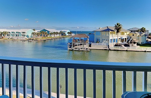 Rockport Condo | Kontiki Beach Resort #314 | Water Views + Pool