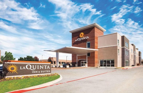 Garland Hotel | La Quinta by Wyndham Dallas Northeast-Arboretum