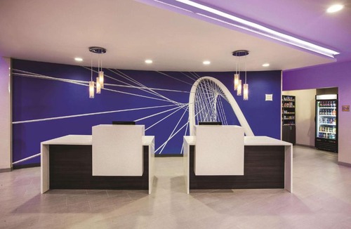 Garland Hotel | La Quinta by Wyndham Dallas Northeast-Arboretum