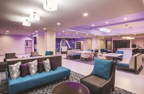 Garland Hotel | La Quinta by Wyndham Dallas Northeast-Arboretum