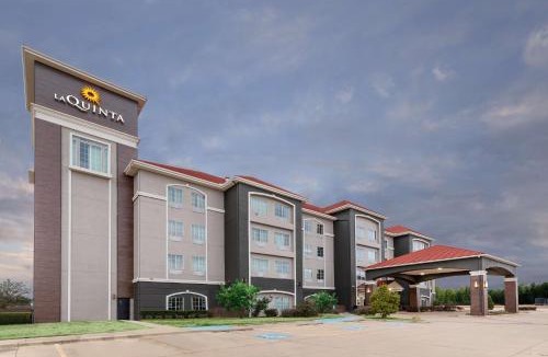 Mount Pleasant Hotel | La Quinta by Wyndham Mt. Pleasant