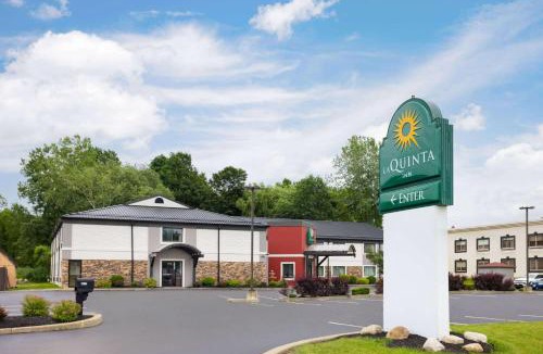 Bowmansville Hotel | La Quinta Inn by Wyndham Buffalo Airport