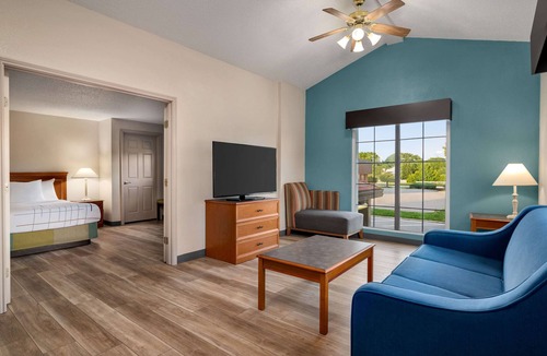 Reynoldsburg Hotel | La Quinta Inn by Wyndham Columbus I-70E/Reynoldsburg