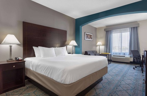 Columbus Hotel | La Quinta Inn & Suites by Wyndham Columbus West - Hilliard