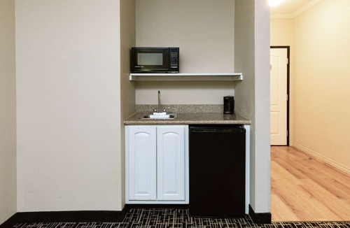 Garland Hotel | La Quinta Inn & Suites by Wyndham Garland Harbor Point