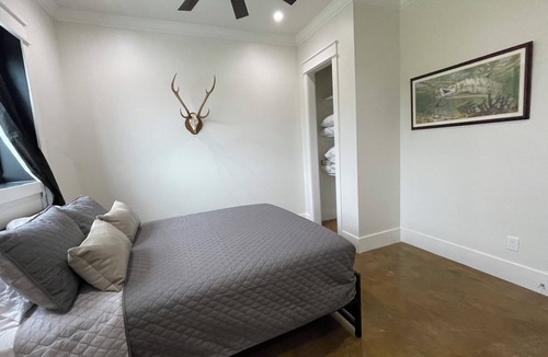 Port Mansfield Cabin | Laguna Ranch- Gladys: The Premier Port Mansfield Lodging