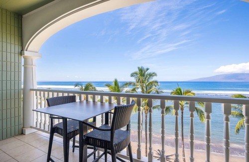 Historic Lahaina Front Street Apartment | Lahaina Shores 621 – Relaxing Oceanfront Studio