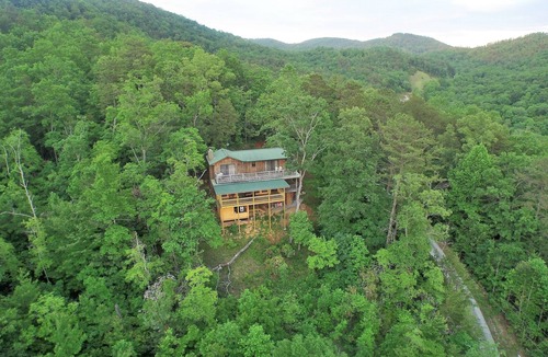 Clayton Cabin | Lake Burton & Mountain View Cabin, Sleeps 8, 3BR/3BA — Clayton GA
