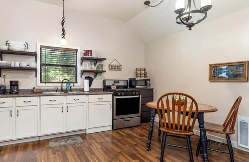 Miami Cabin | Lake Cozy Cabin Incredible for Water Sports in Miami, Oklahoma