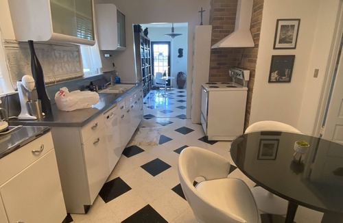 Ashtabula Cottage | Lake Erie lighthouse view renovated 1930’s fisherman’s cottage get away!