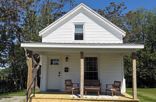 Dunkirk House | Lake Erie Retreat