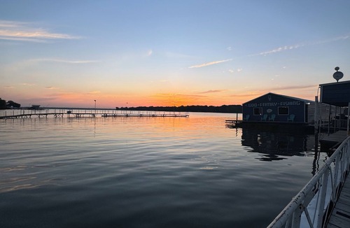 Quinlan Cabin | Lake Front Cabin with Marina Access