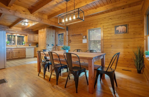 Ellsworth Cabin | Lake front, hot tub, kayak, paddle board, Dogs, Mount Desert Island, Bar Harbor!
