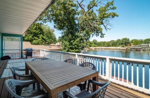 Portage Lakes House | Lake Front Outdoor Living Sleeps 8