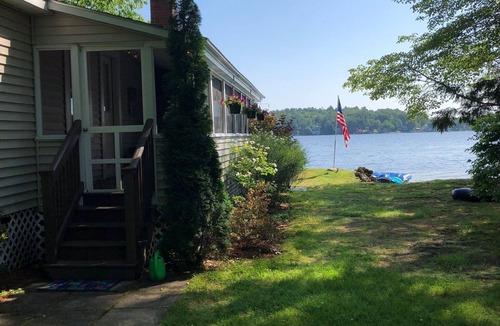 Auburn Cottage | Lake Front Taylor Pond Cottage