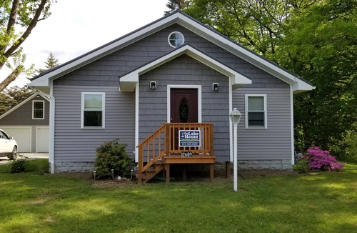 North Springfield House | Lake House near the Beach, Ice Cream Shop and Candy Gift Shop.