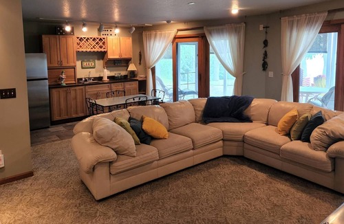 Coldwater House | Lake House Rental Pontoon Optional