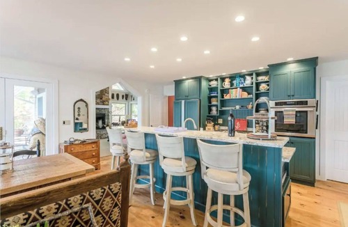 Middlesex Cottage | Lake House Retreat on Beautiful Canandaigua Lake Sleeps 12