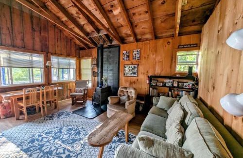 Franklin House | Lake Life Waterfront Cabin NEW