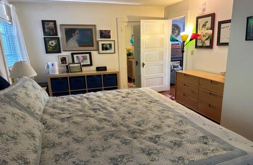 Hector Hotel | Lake Spirit-Lakefront-Hot tub-Pet friendly-Boats